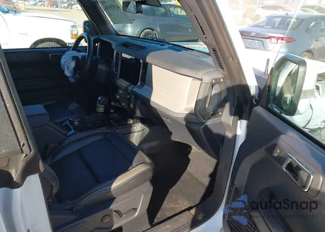 2025 Ford Bronco Outer Banks z USA, uszkodzony, nr VIN 1FMDE8BH9SLB06836